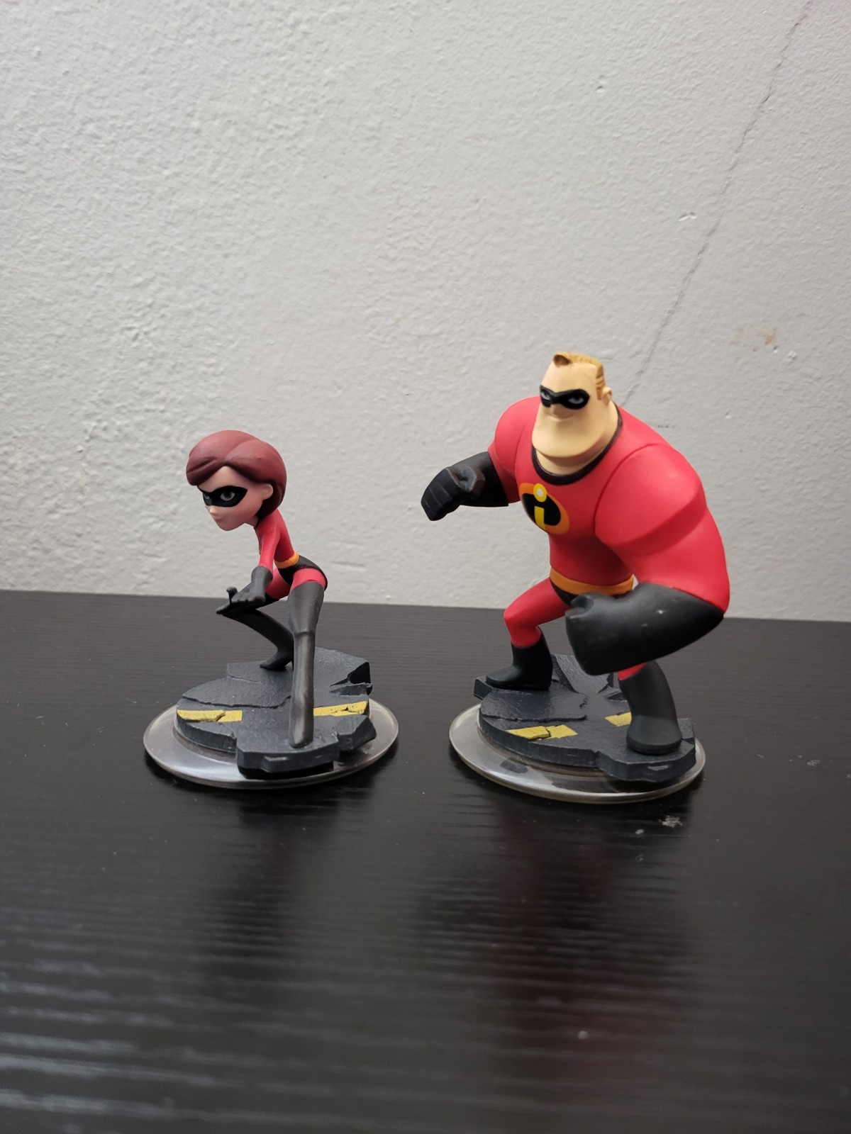 Disney Infinity Mr. Incredible & Mrs. Incredible Character Figures Preowned (V
