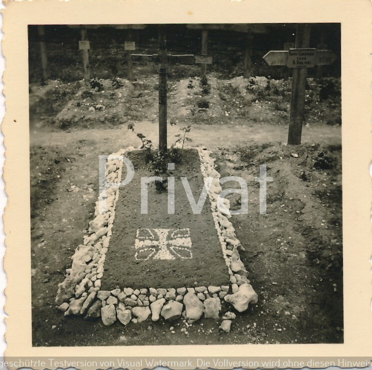 Photo WW II Wehrmacht Soldiers Graves Johann Hitz France J1.46