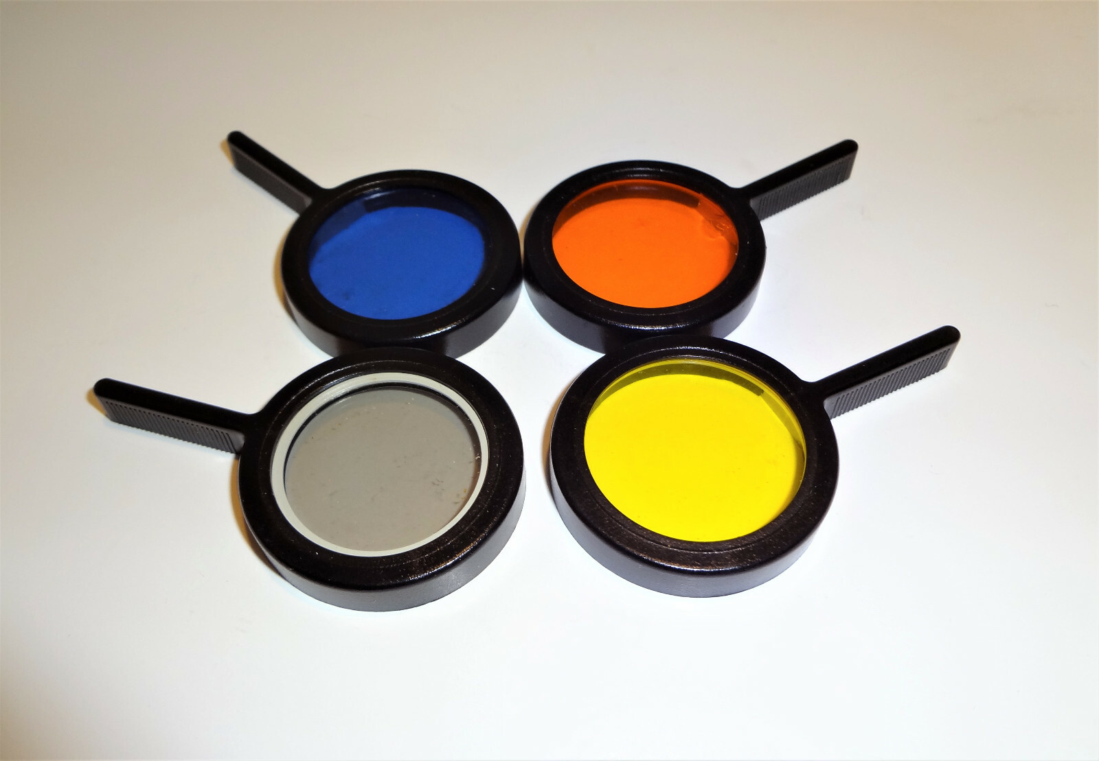 ZEISS  FILTER SET OF (4) RED GREEN, BLUE AND GRD GLASS WITH PLASTIC HOLDERS 40MM