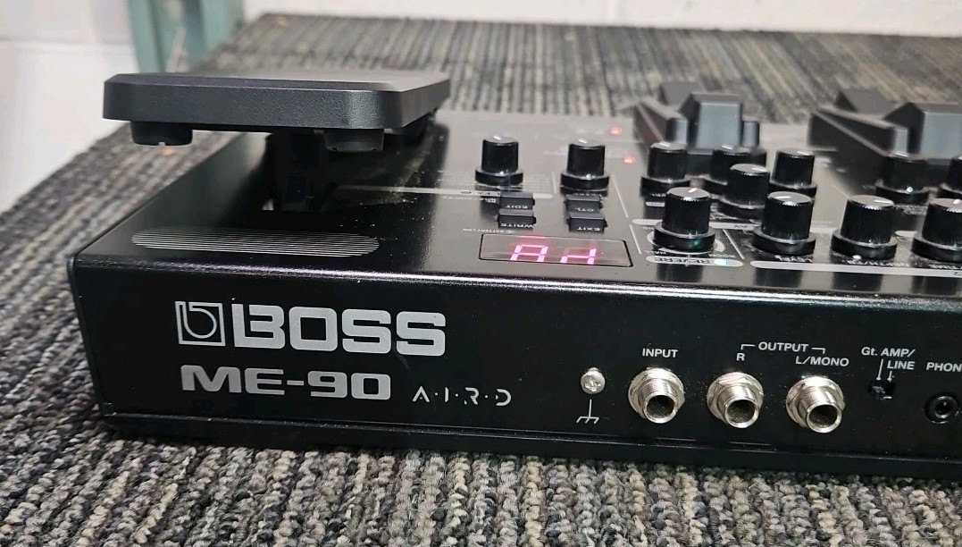 Boss ME-90 Guitar Multiple Effects Pedal - Black