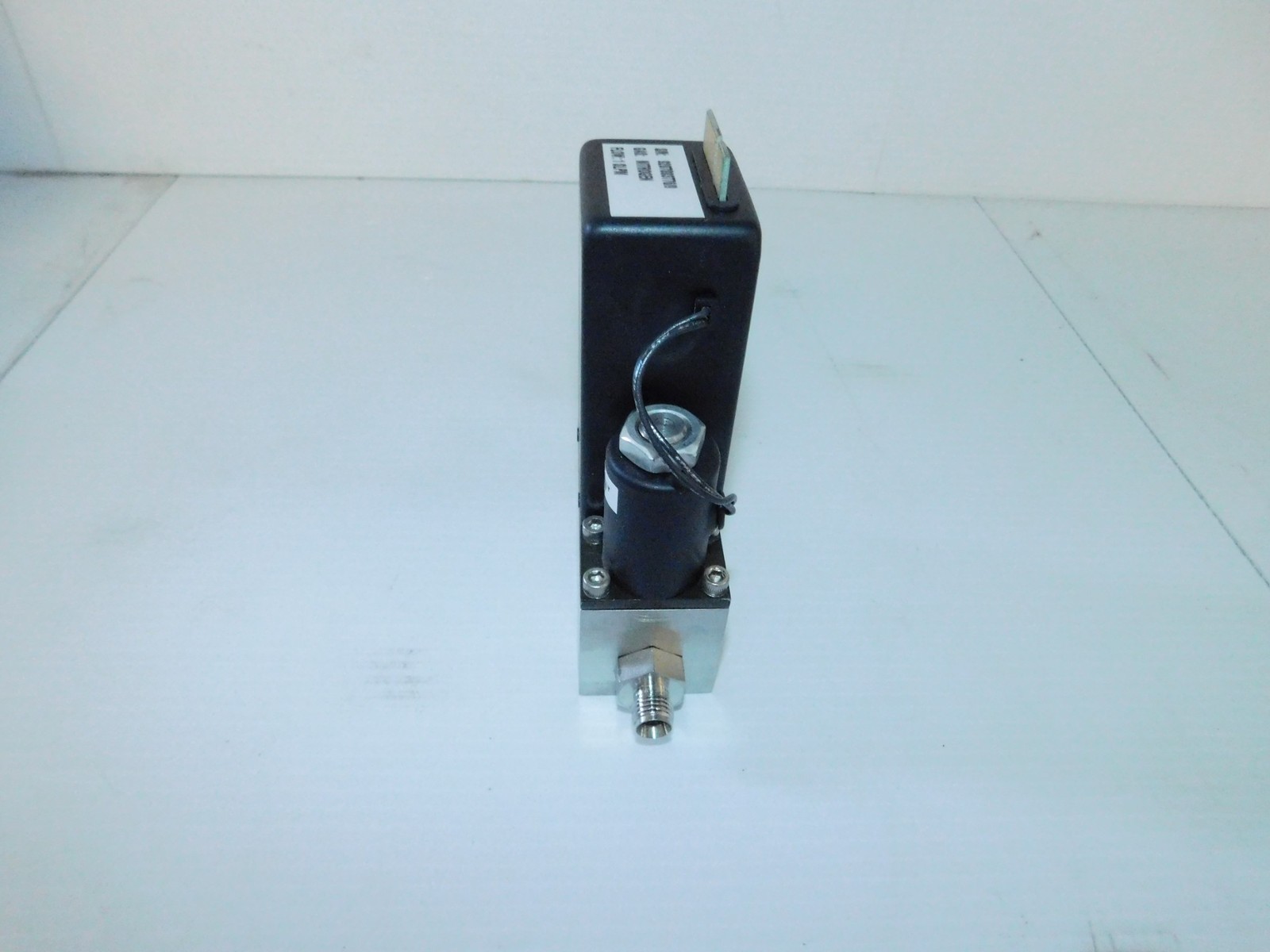 BROOKS MASS FLOW CONTROLLER 5850E SERIES 20 SCCM NITROGEN (PLS65)