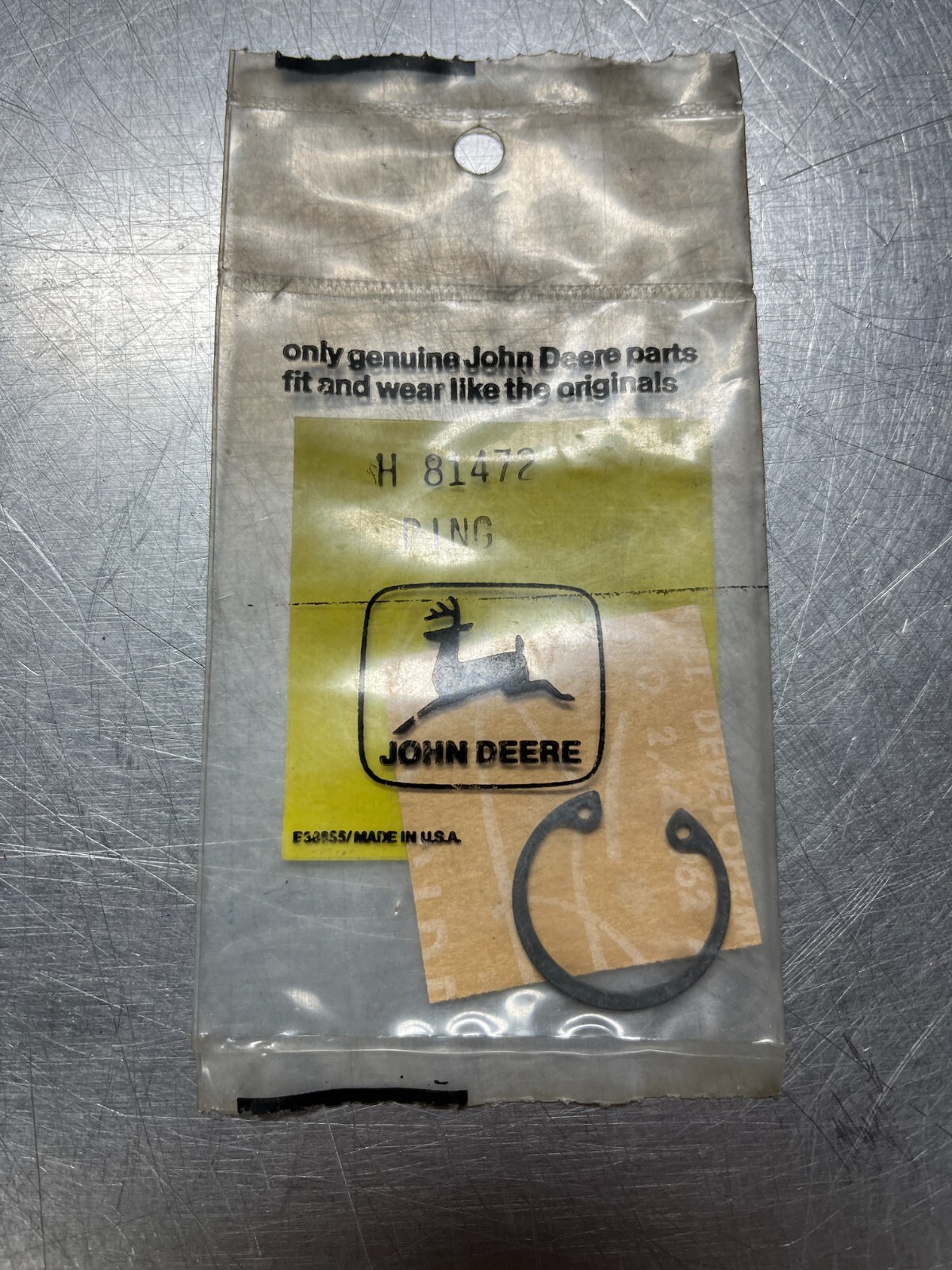 H81472   Genuine OEM  John Deere    SNAP RING