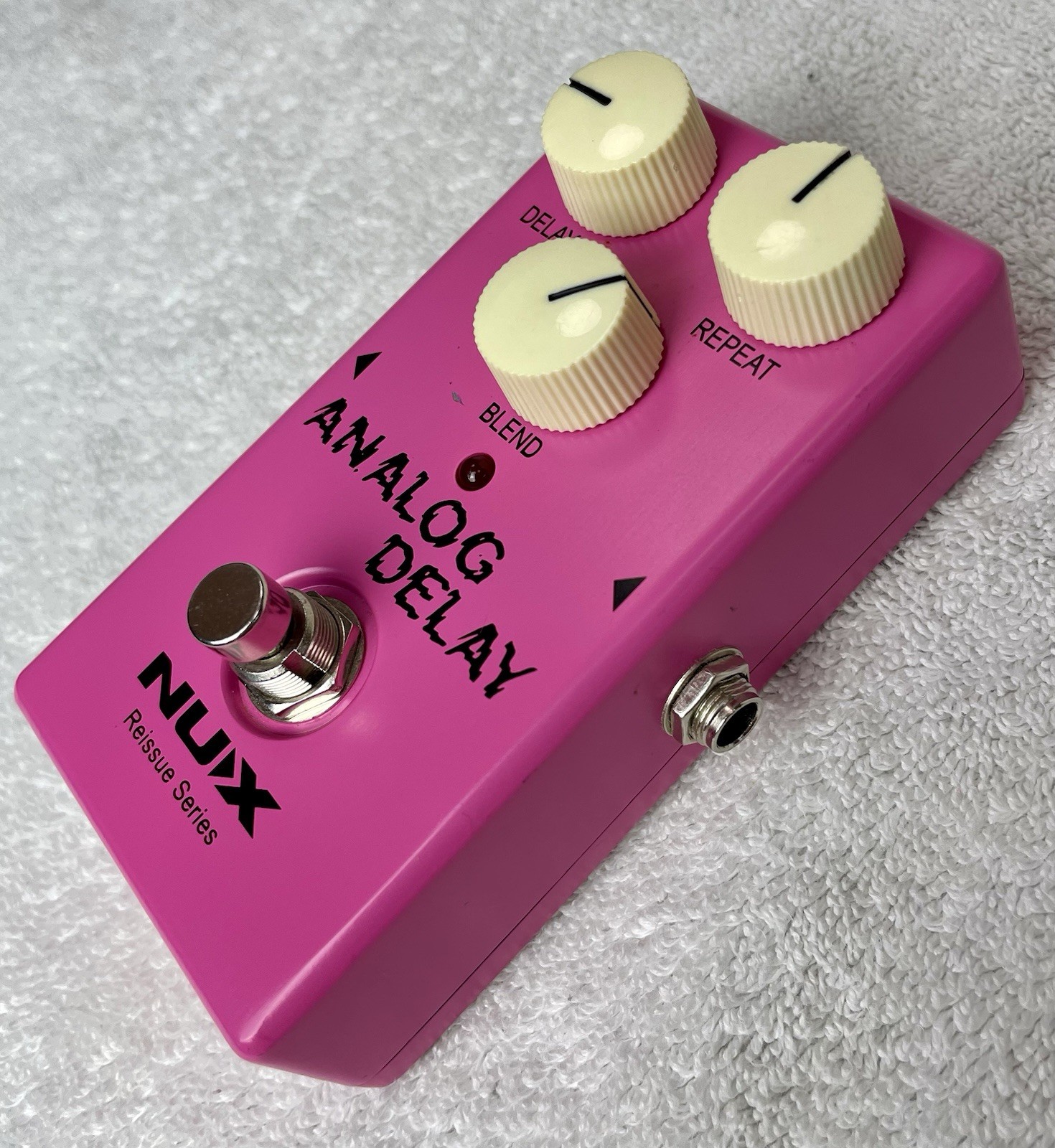 NUX Reissue Series Analog Delay Pedal Pink