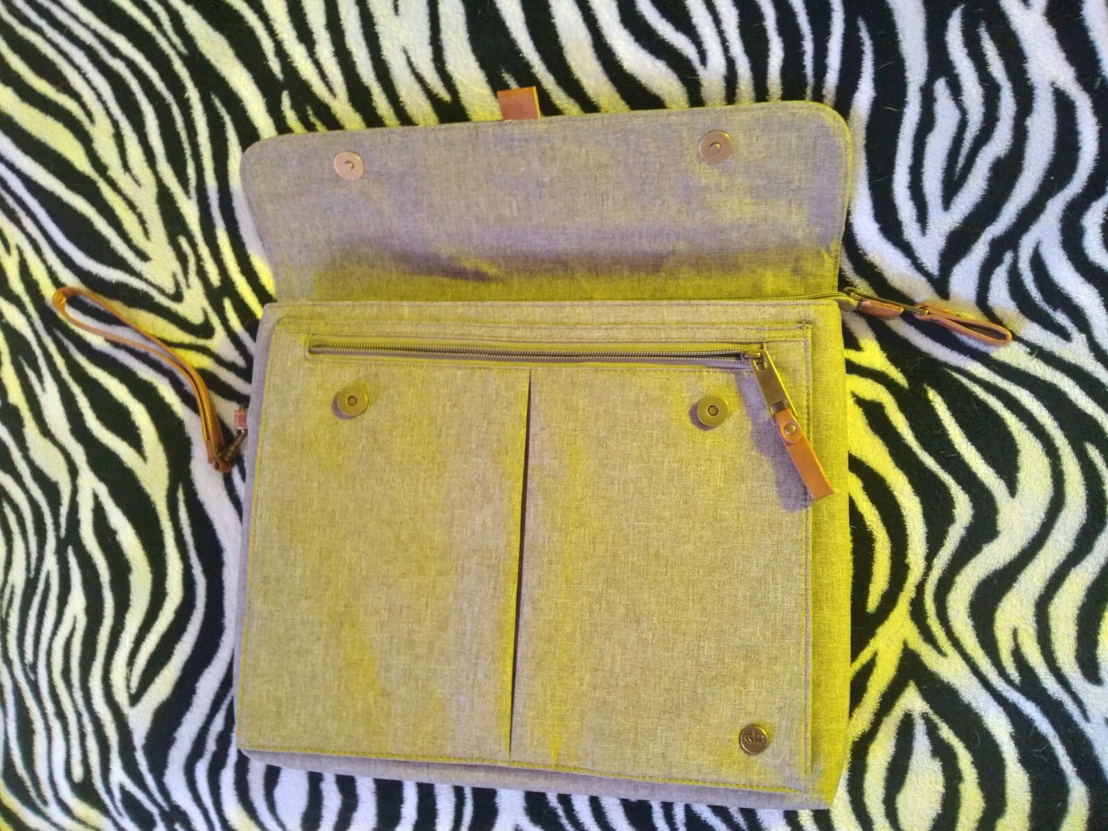 New Without Tag PKG LS06 chocolate chip laptop case