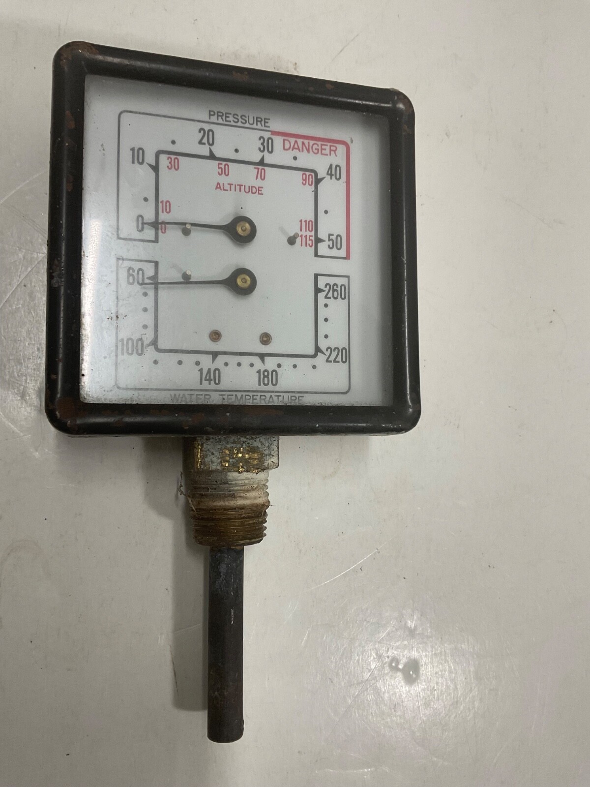 1940’s U.S.Gauge 13351 Altitude-Water Temp Gauge 3 3/4” x 3 3/4”