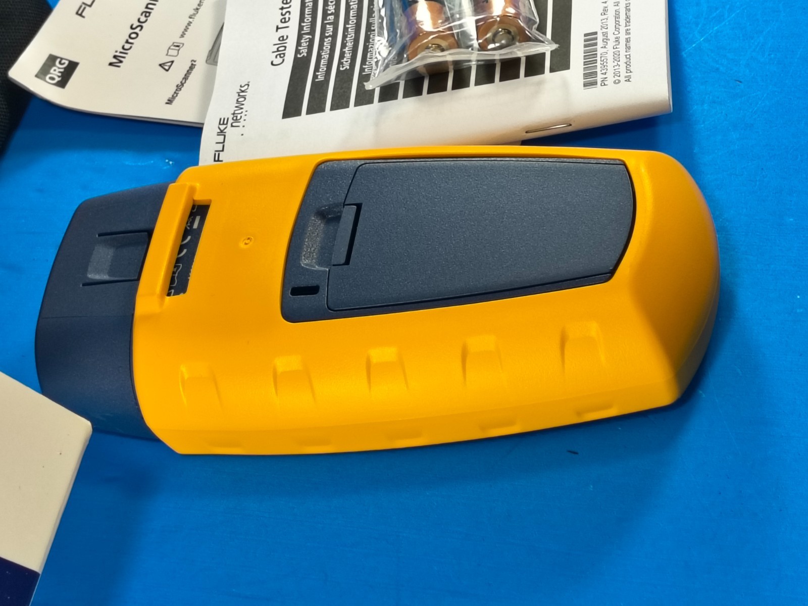 Fluke Networks Microscanner2 MS2-100 Cable Verifier Checker Meter NEW NIB