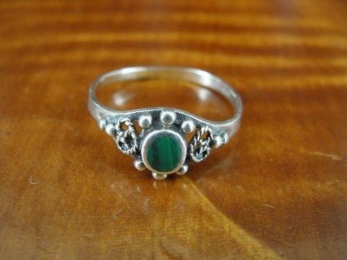 Round Malachite Stone with Bead Design Sterling Silver 925 Ring Size 7 3/4