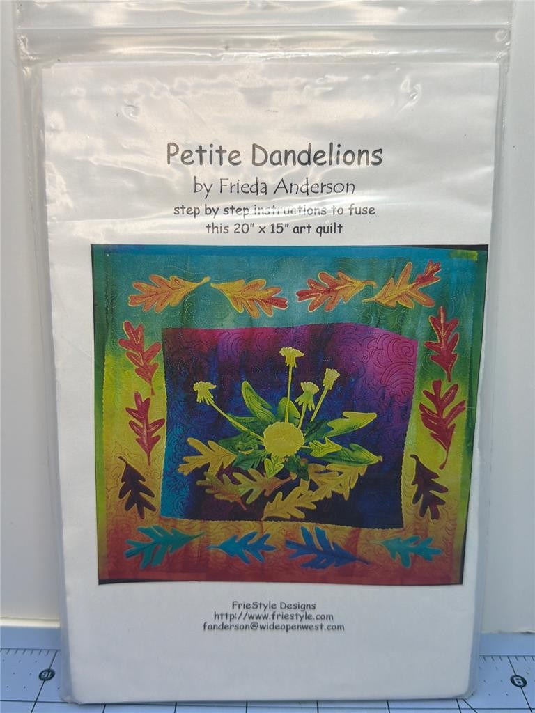 FRIESTYLE DESIGNS Quilt Pattern Frieda Anderson - PETITE DANDELIONS - 20"x15"