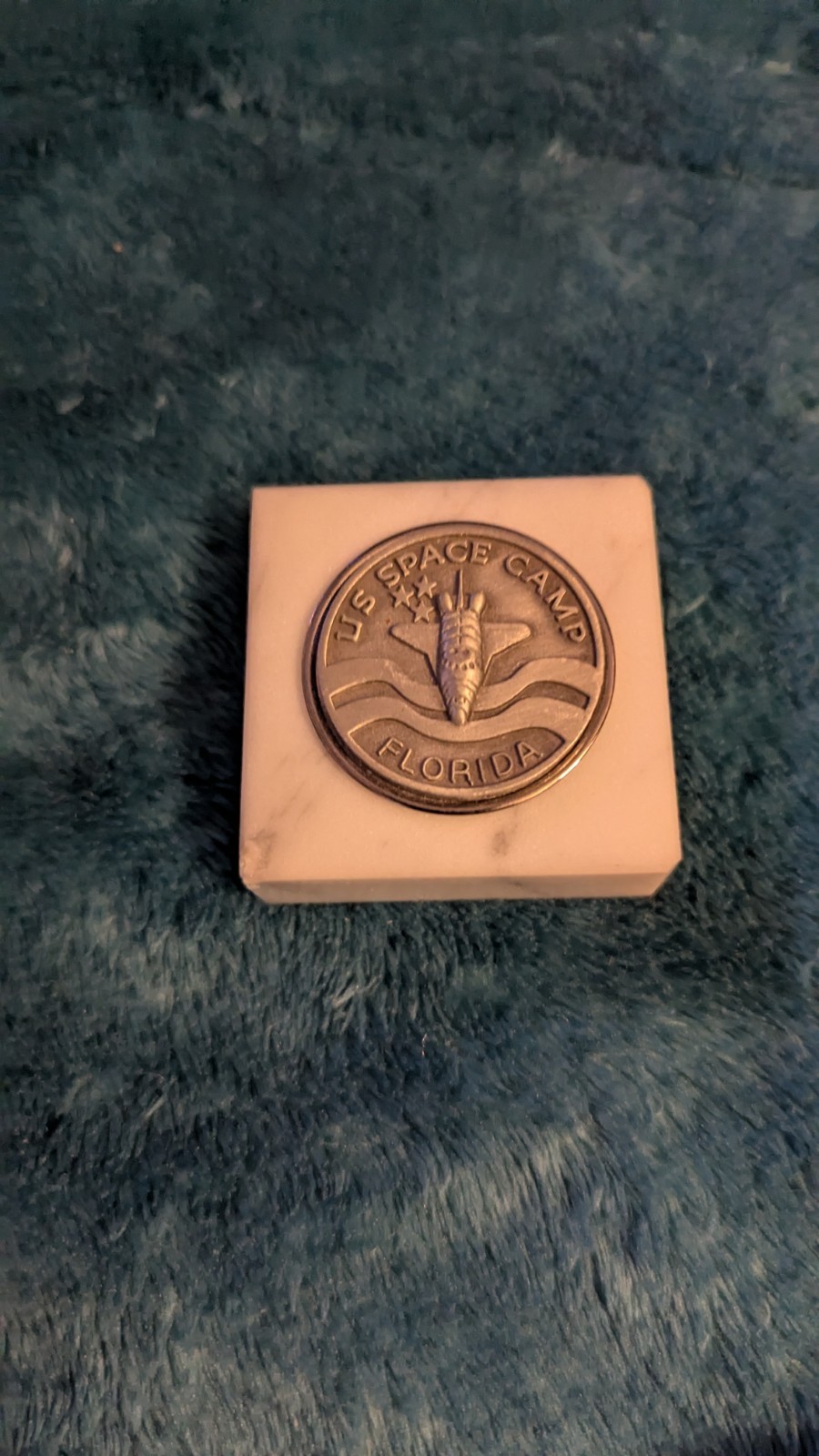 US SPACE CAMP FLORIDA CHALLENGE COIN PAPER WEIGHT ON FINE ITALY MARBLE BASE NASA