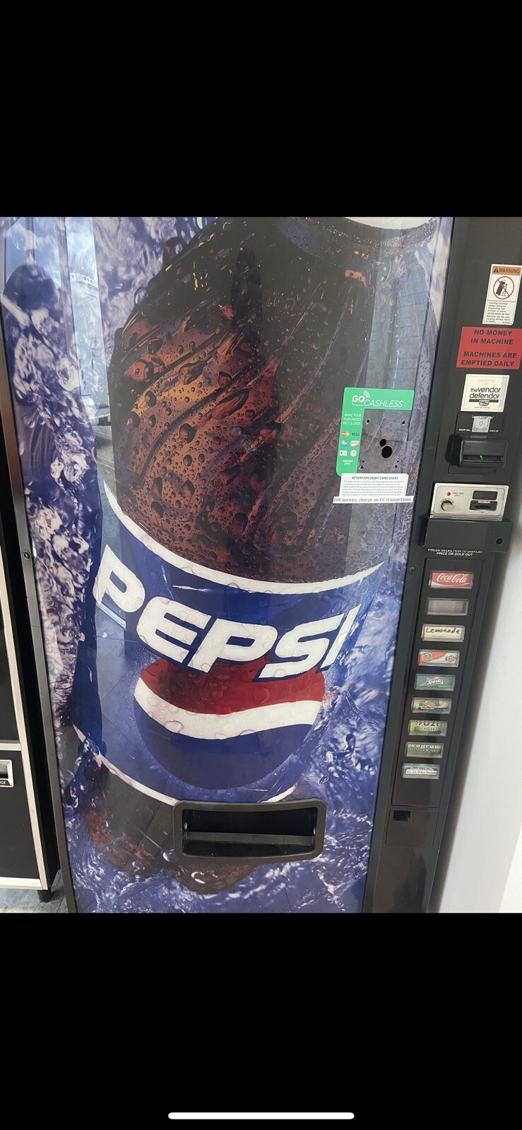 Blue Pepsi Beverage Vending Macine Dixie Narco 600e