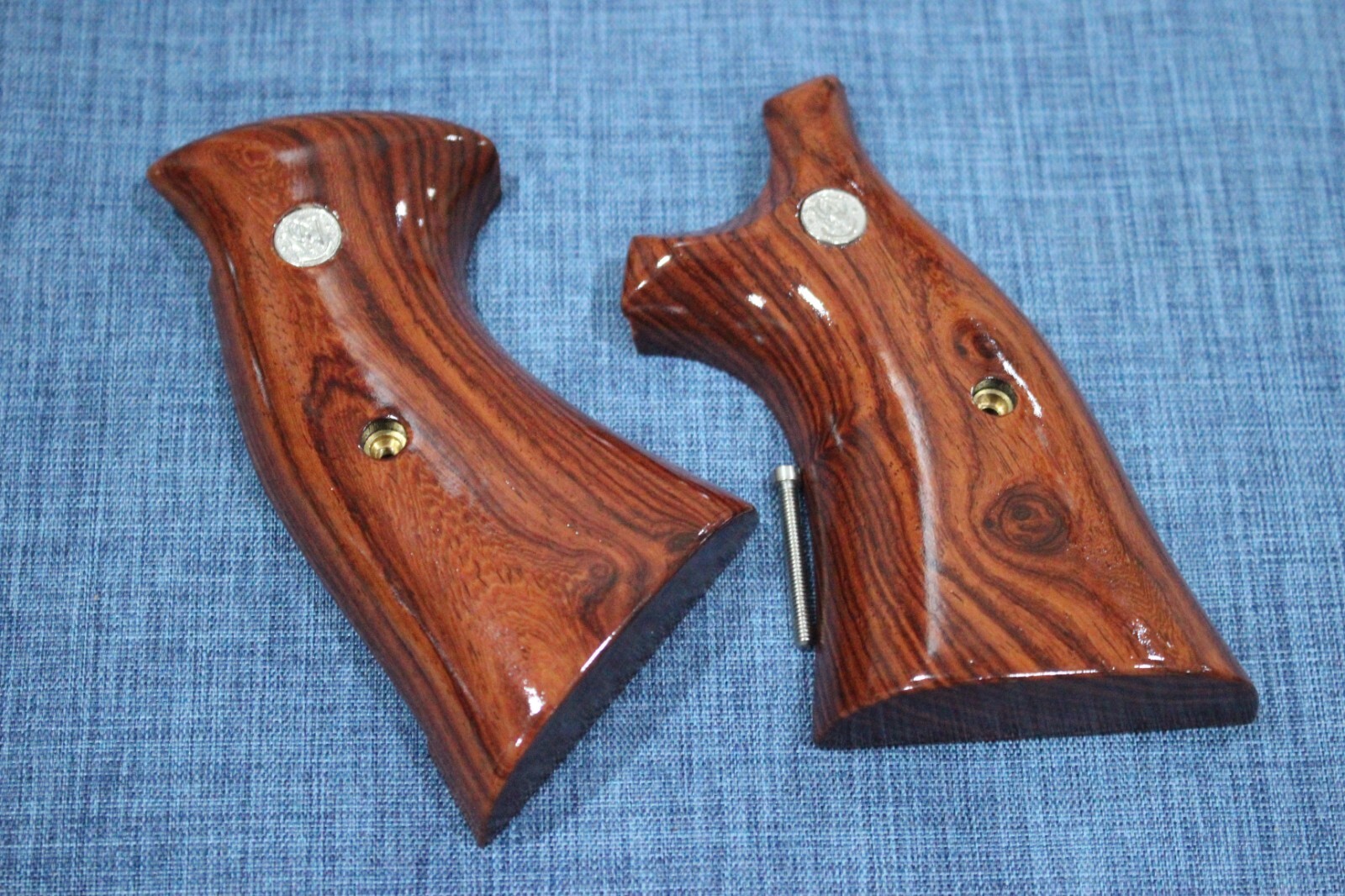 TARGET GRIPS FOR S&W K, L FRAME SQUARE BUTT MOD 686, 66 ROSE WOOD NICE GIFT # 12