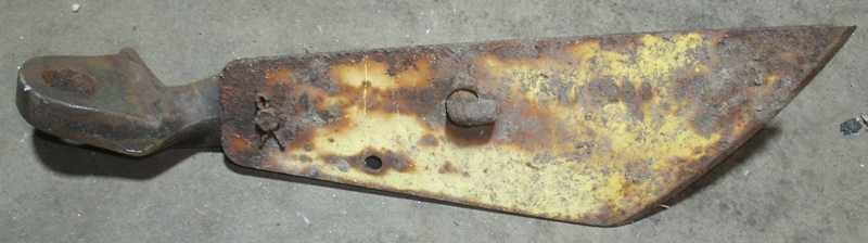 KK3602B,B10447 Original John Deere Disc Harrow Scraper Bracket & Scraper