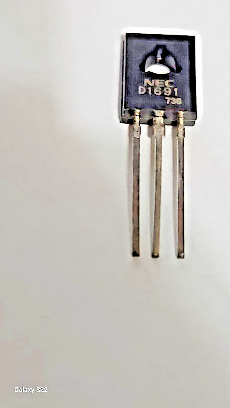 NEC TRANSISTOR 2SD1691 USED IN VARIOUS APPLICATIONS
