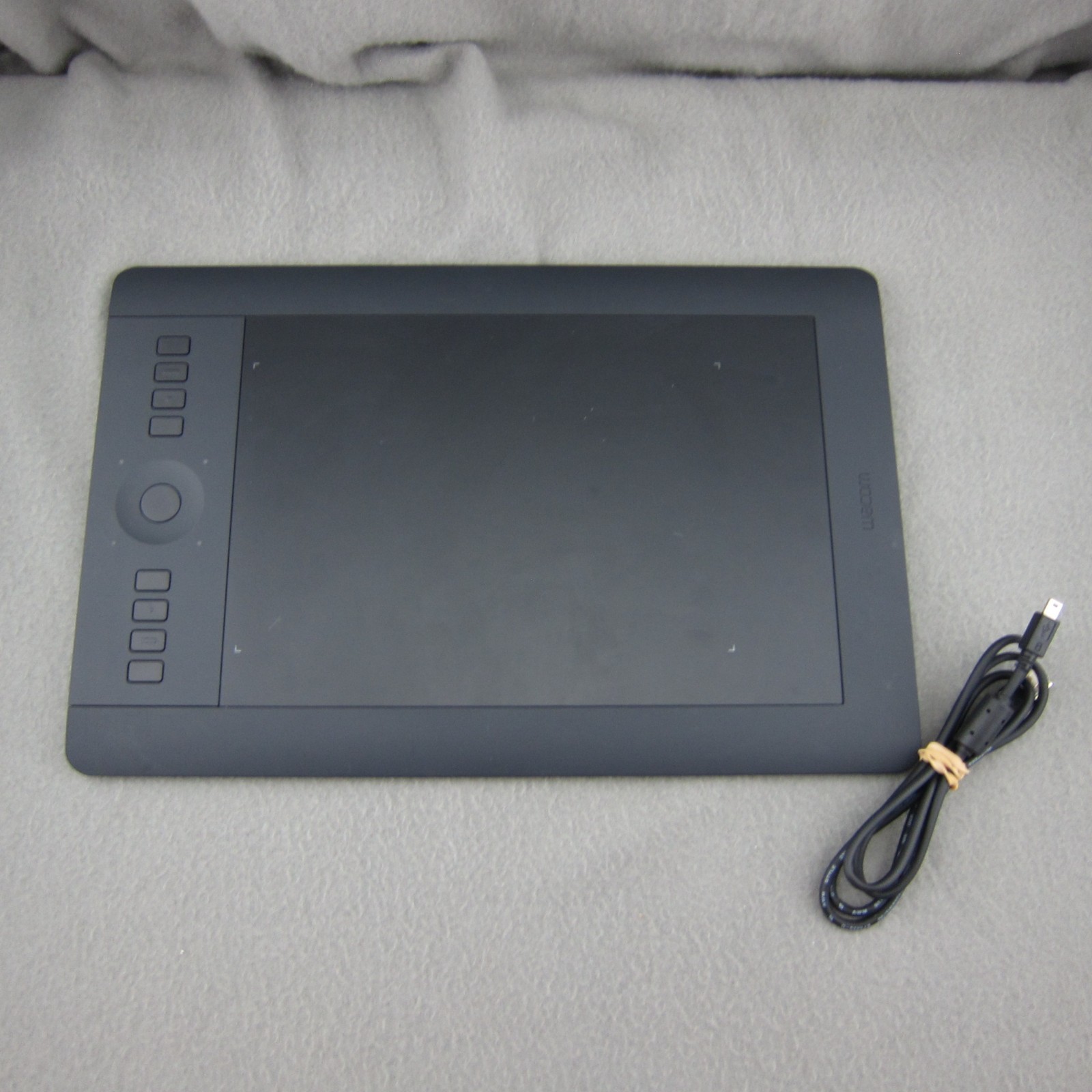 Wacom Intuos Pro Medium PTH-651/K Graphic Drawing Tablet Tested NO PEN/RECEIVER