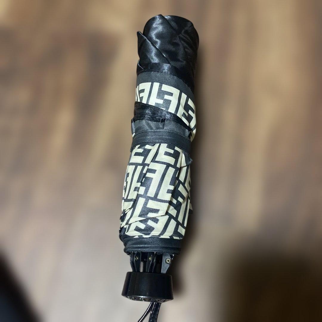 FENDI Folding Umbrella Black Logo Foldable Fashion Accessory Authentic