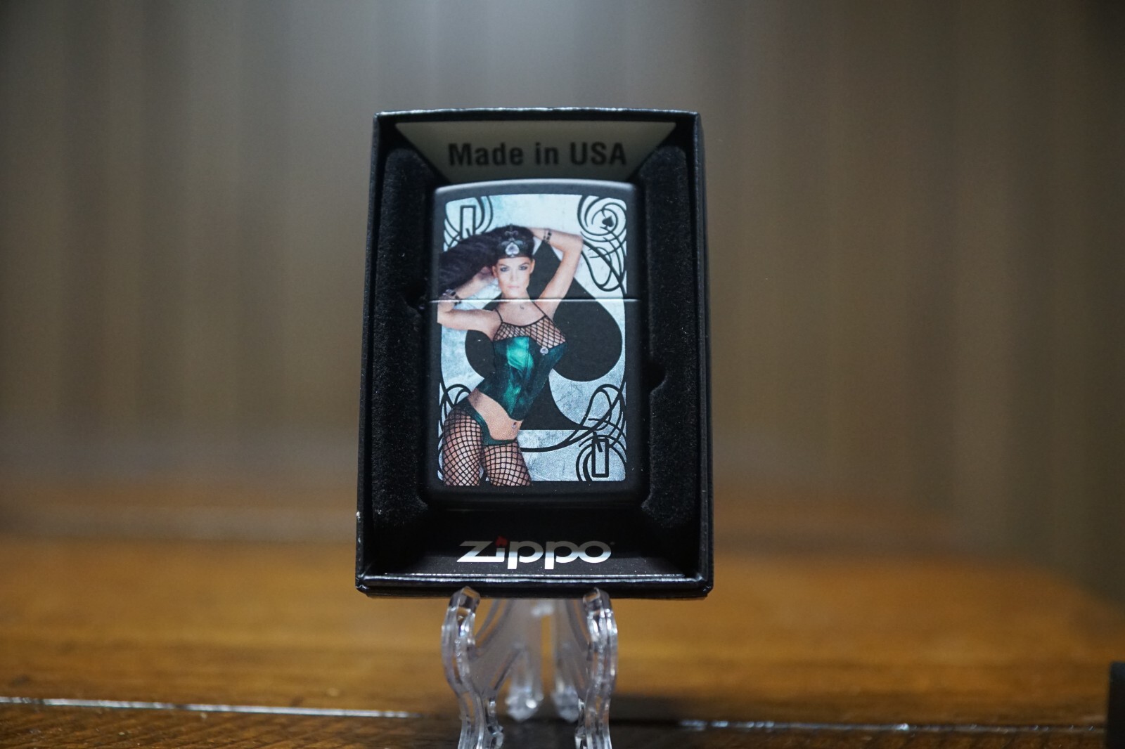 QUEEN OF SPADES PLAYING CARD SEXY PINUP GIRL BLACK MATTE ZIPPO LIGHTER MINT