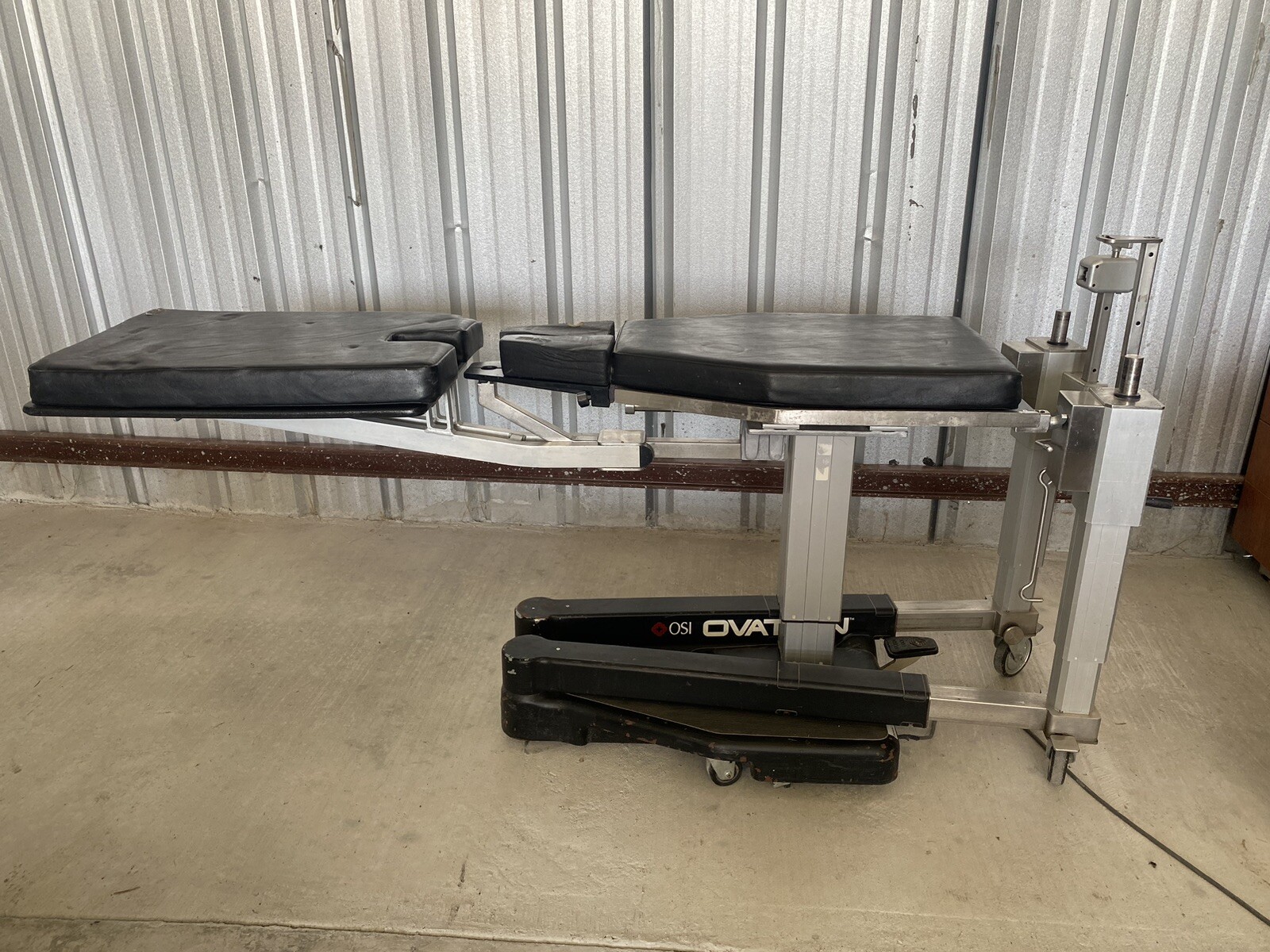 Osi ovation 6310 orthopedic trauma table