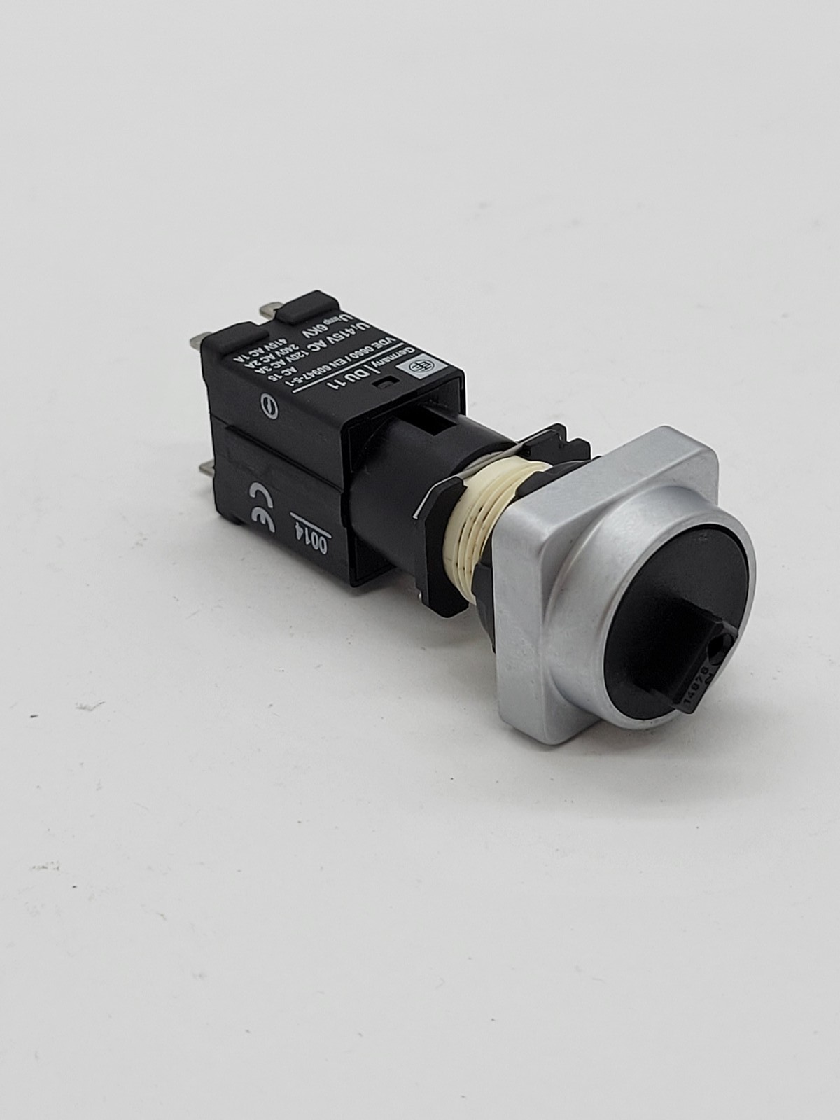Square D D6G2SDU11 Selector Switch 415V AC-120V 3A 6KV 4 Pin 2 Position Switch