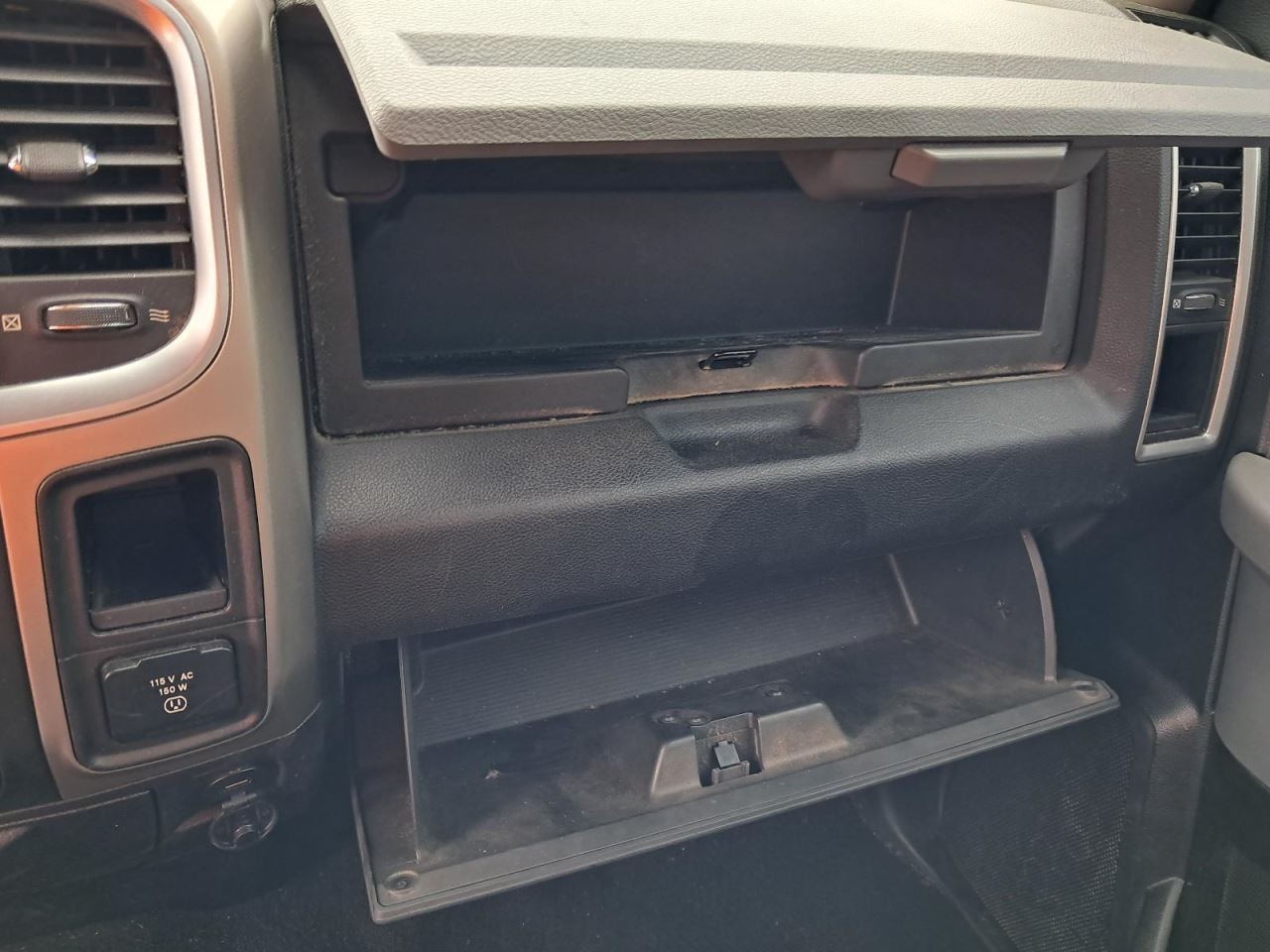 TDODR1500 2015 Glove Box 4741829