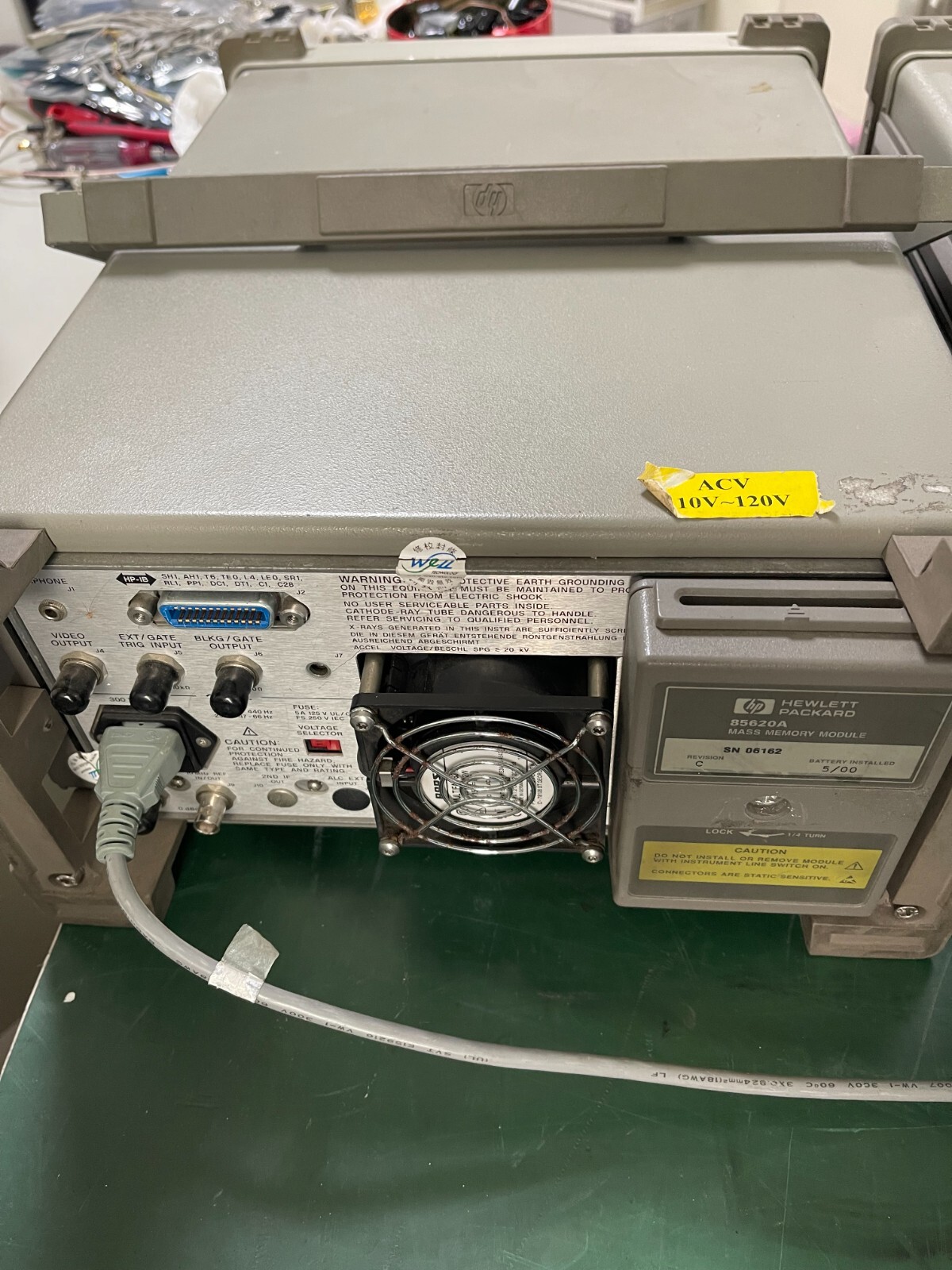 HP Agilent 8564E 9KHz - 40GHz Spectrum Analyzer w/ 85620A module_0976