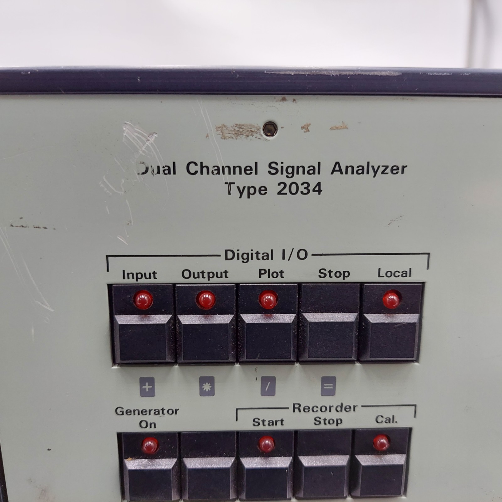 BRUEL & KJAER 2034 DUAL CHANNEL SIGNAL ANALYZER TYPE