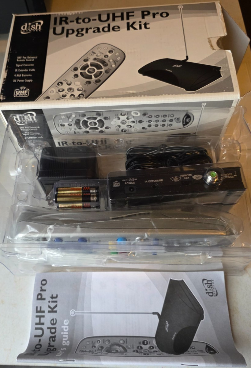 NEW RARE VINTAGE Dish Network IR-to-UHF Pro Upgrade Kit 137682 NOS w/Remote 10.1