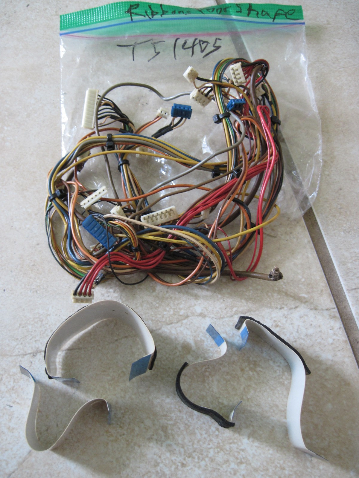 Kenwood TS-440S wire and ribbon cable set in Very Good shape