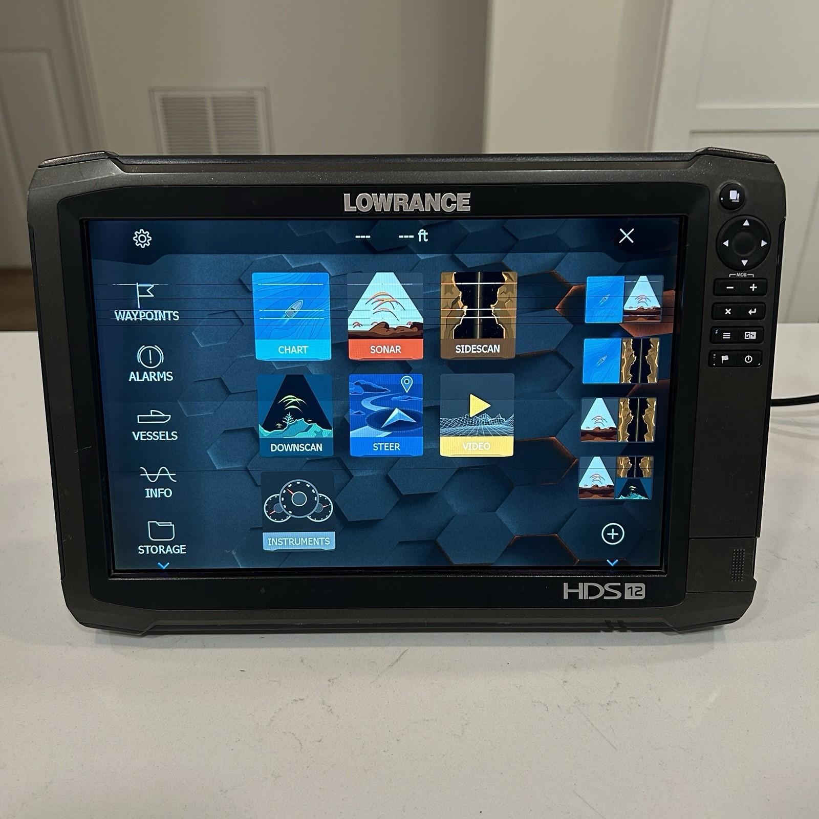 Lowrance Carbon HDS 12 Head Unit