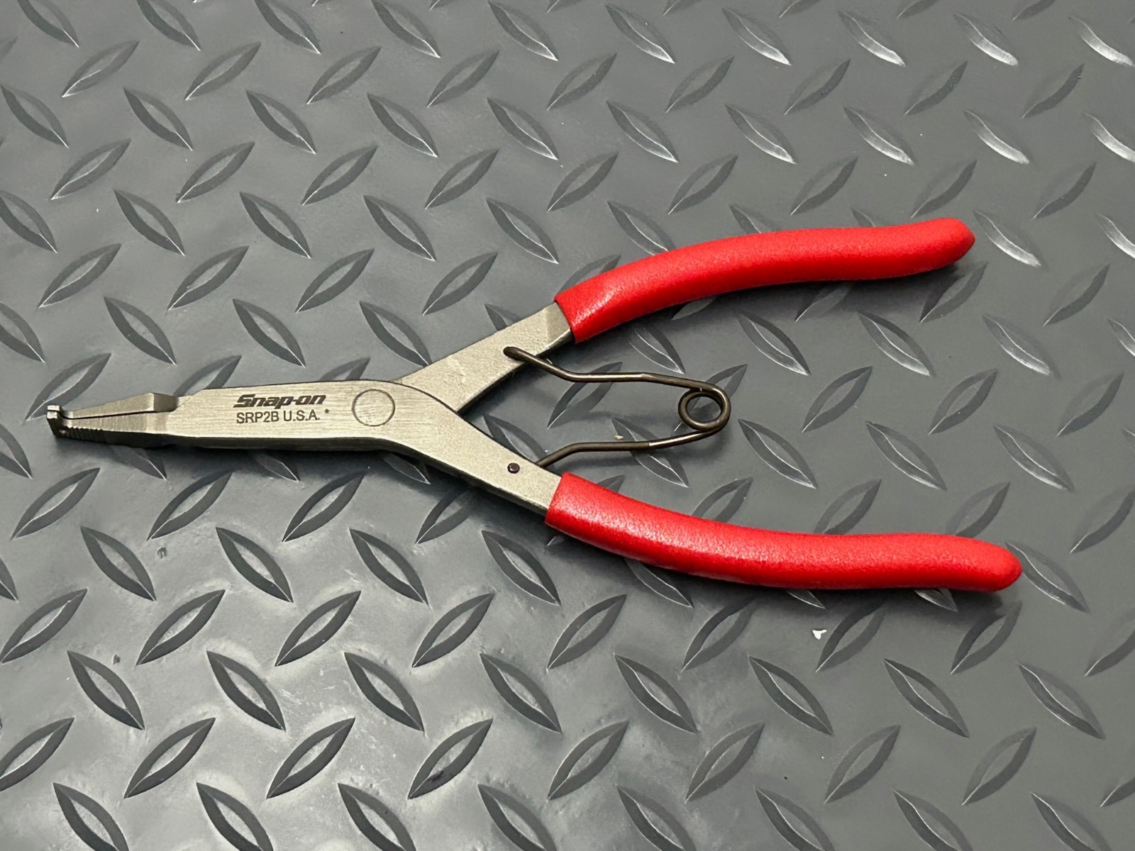 Snap on USA SRP2B RED Soft Grip High Leverage Snap Ring Pliers Spring Loaded NEW