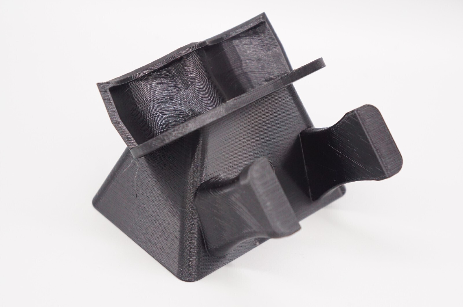 3D Printed Display Stand Holder for Nintendo GameCube Wired Controller