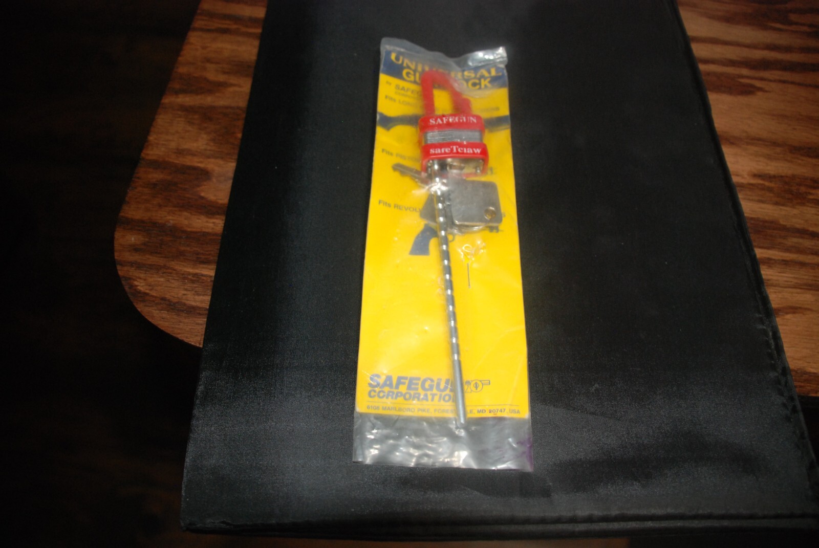 Universal gun lock Safegun Corporation