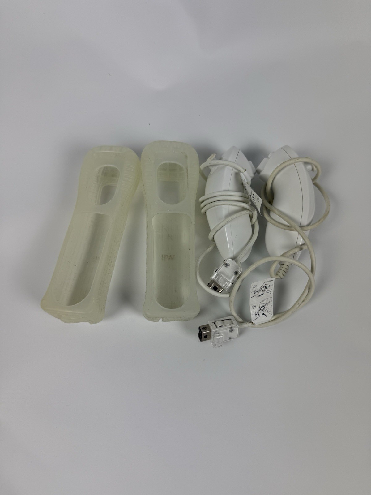 Nintendo Wii White Console Bundle With Wii Controller & Cables