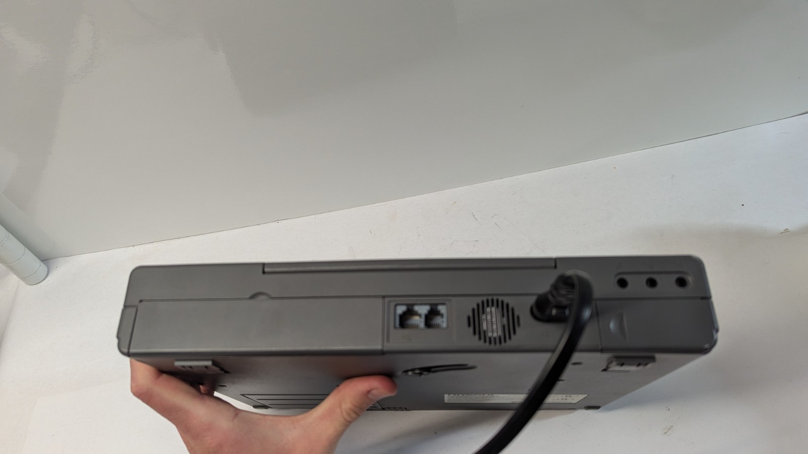 VINTAGE HITACHI M-1200 LAPTOP COMPUTER TURNS ON