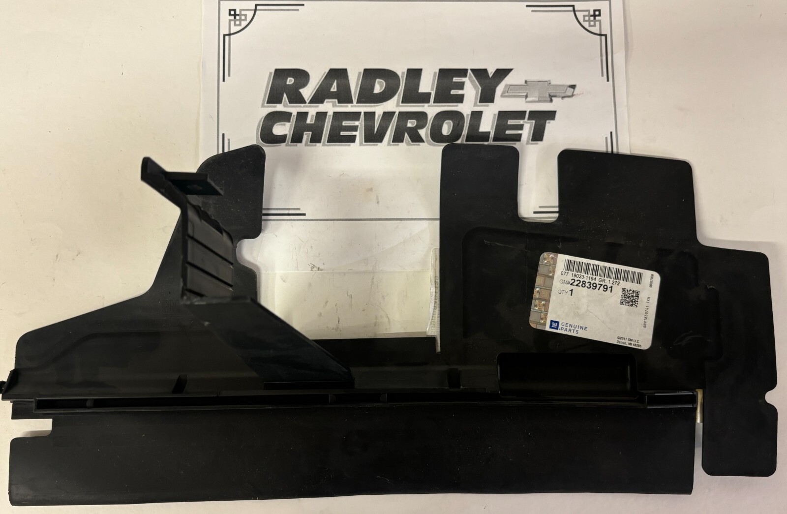 NEW GM OEM 12-17 BUICK VERANO 2.4L-L4 RADIATOR- SIDE BAFFLE LEFT GMC 22839791