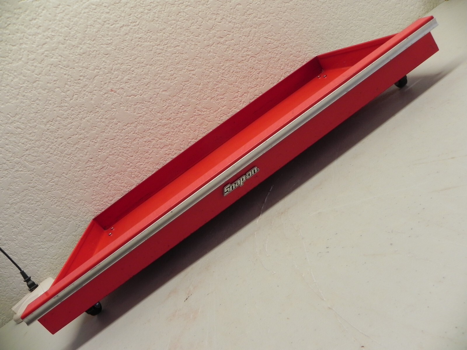 Snap-On Under Bed Storage Bin, 4 Casters Emblem/Logo Metal 23-1/4'' Wide USA