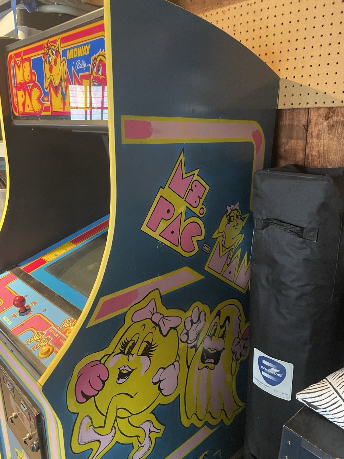Midway Ms. Pac-Man Upright Coin-Op Video Arcade Machine Cabinet