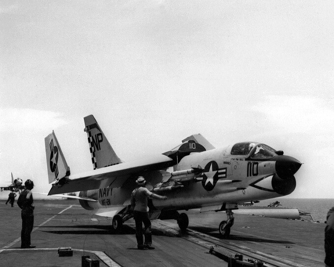 U.S. Navy Vought F-8 Crusader USS Bon Homme Richard 8x10 Vietnam War Photo 845