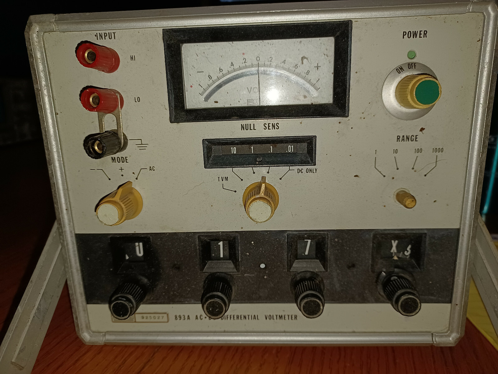 FLUKE 893A AC/DC DIFFERENTIAL VOLTMETER