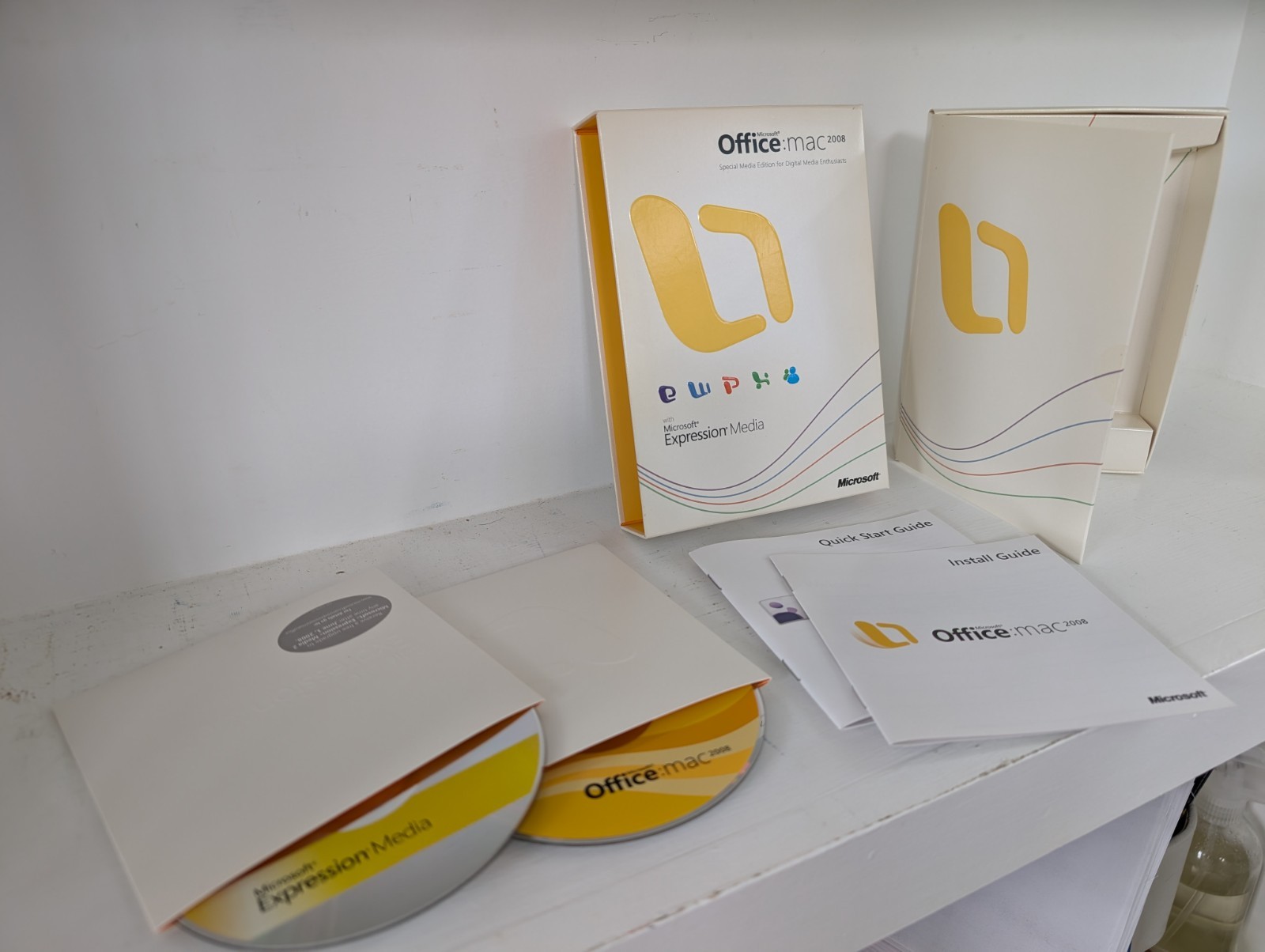 MICROSOFT OFFICE MAC 2008 WITH EXPRESSION MEDIA IN BOX + 2004 Office Student Ed