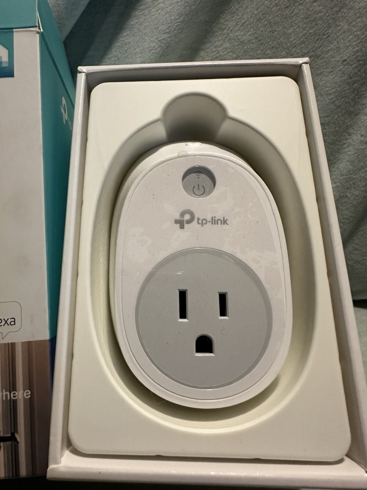 TP-Link HS100 Wi-Fi Smart Plug Kit - Brand New - OPEN BOX - 1 pack A1