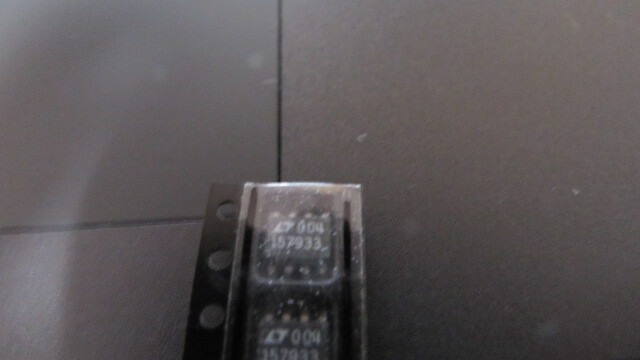LT1579CS8-3.3 LT / AD 300mA Dual Input Smart Battery Backup Regulator 8-Pin SOIC