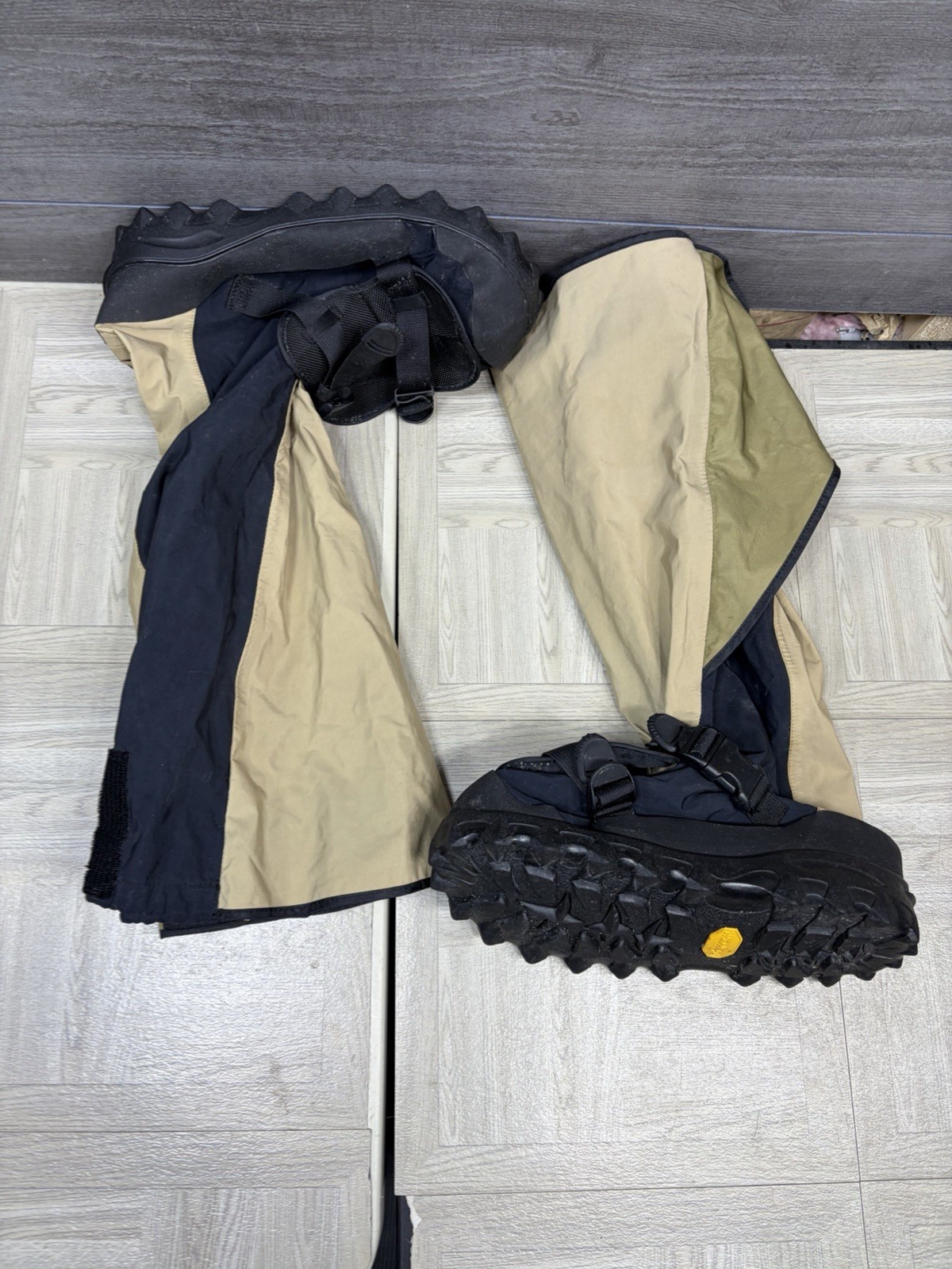 Neos Blazer Size Large Wading Hunting Fishing Boots Brown Black Vibram 0700507