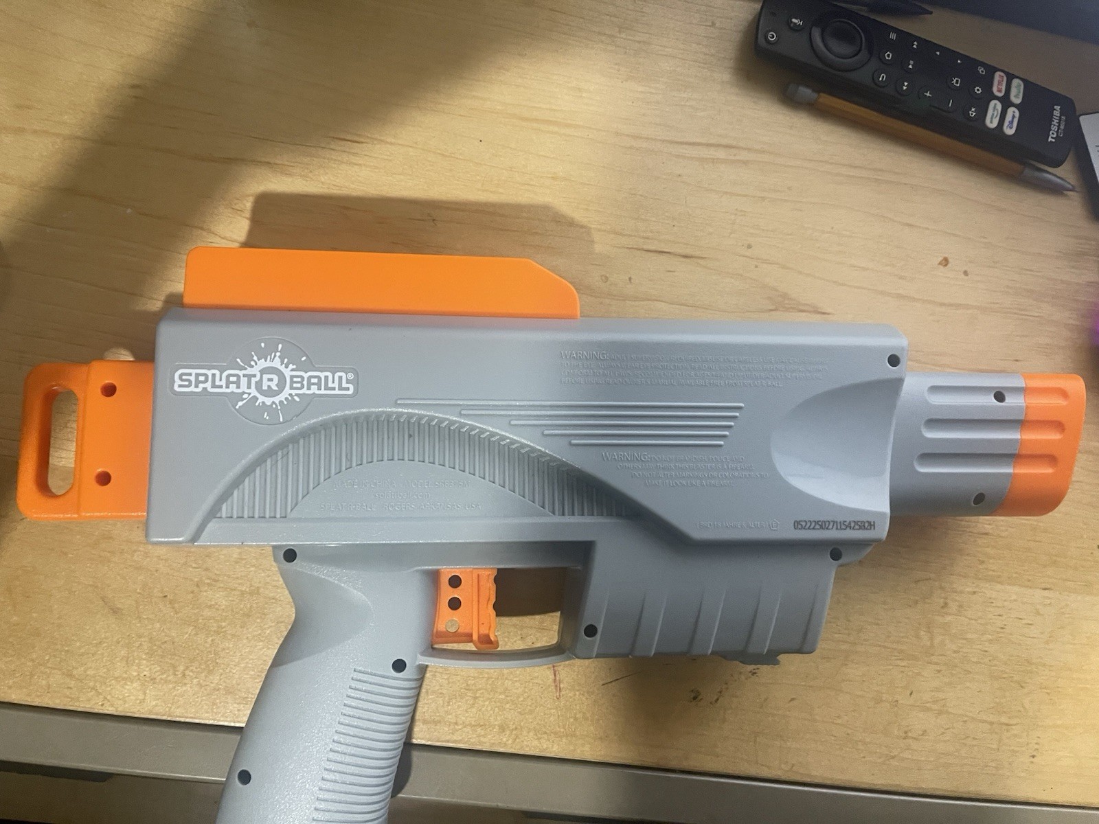 Splat R Ball Gun - Comes With Fully Charged Battery Pack But No Charger.