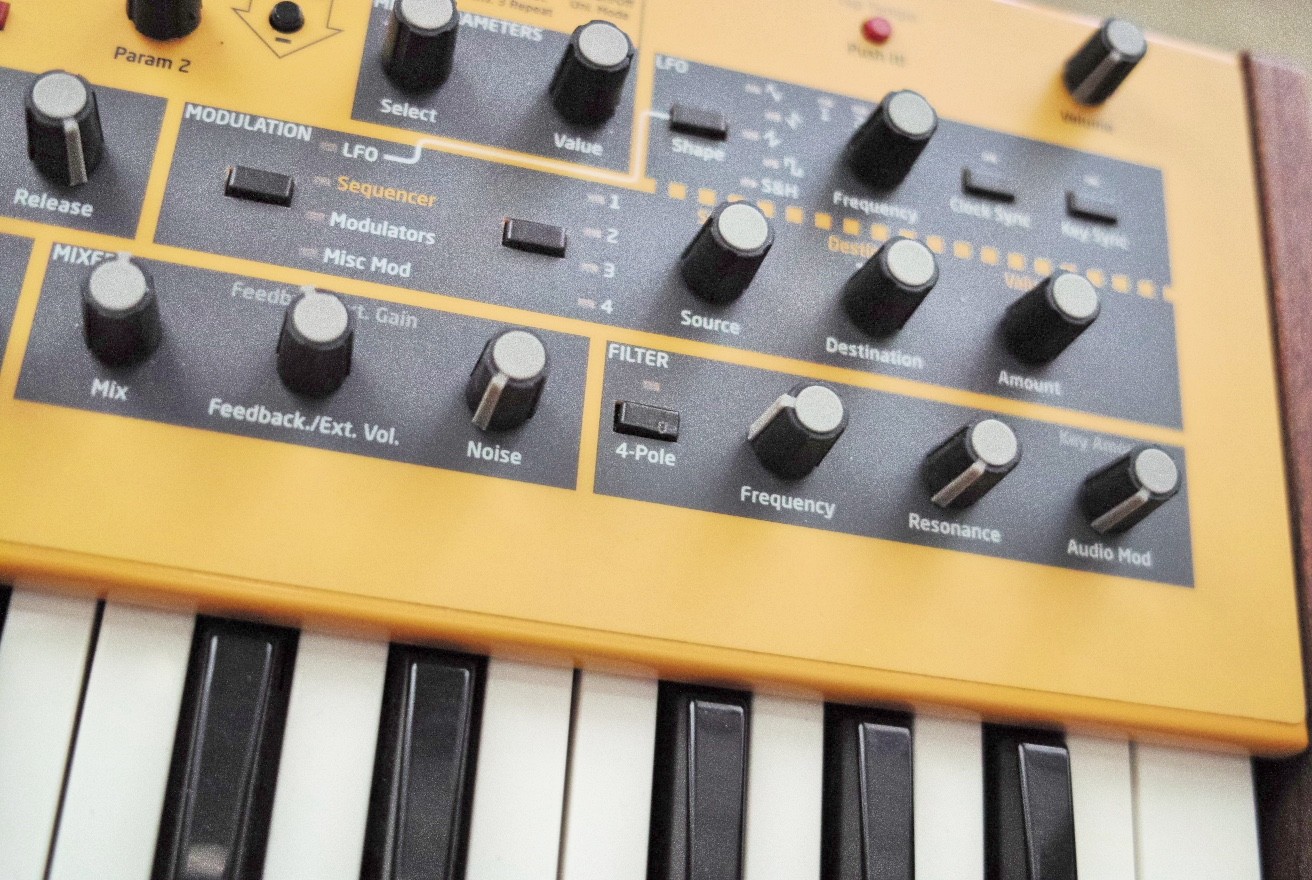 Dave Smith Mopho Monophonic Analog Keyboard Synthesizer With Extras!!!