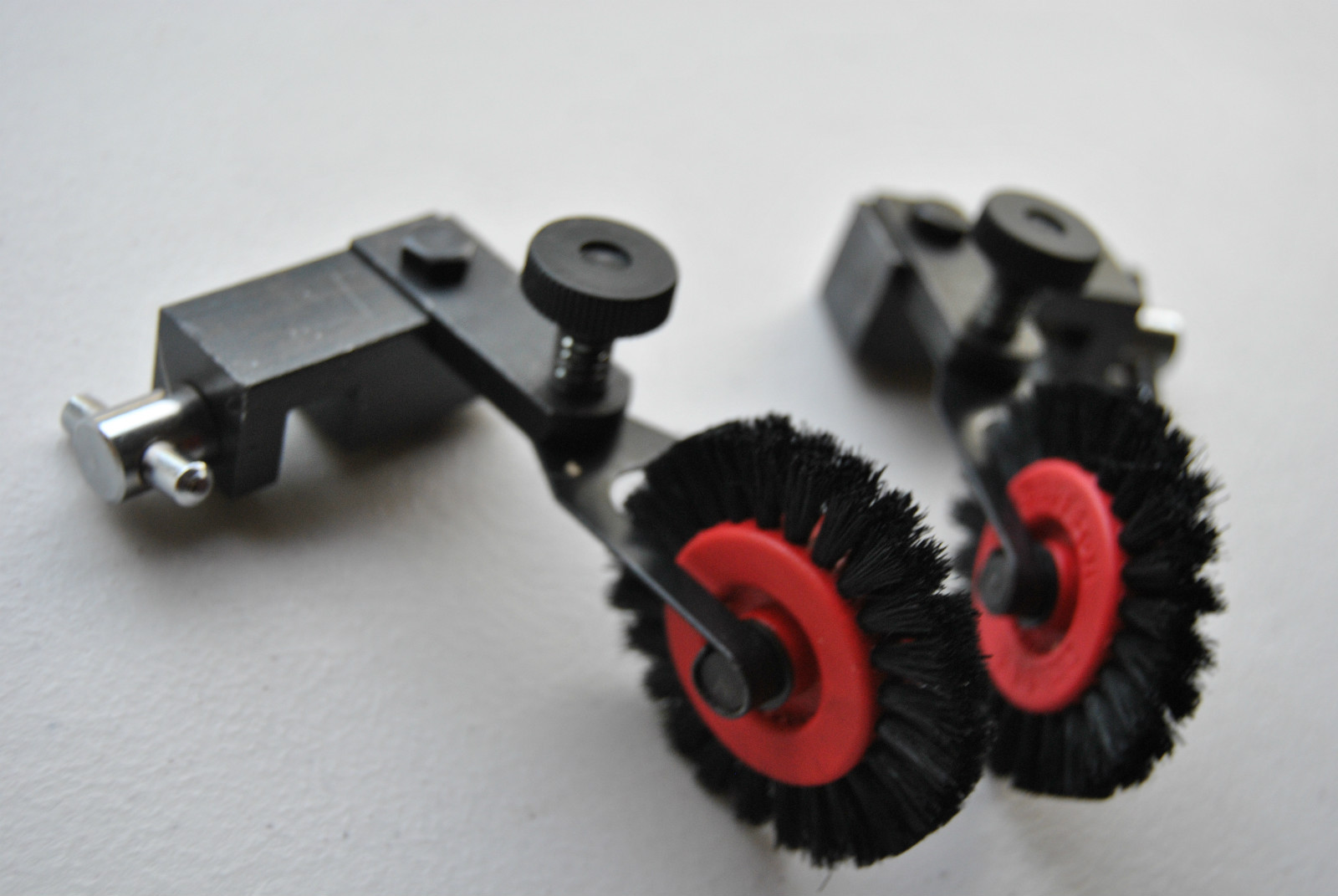 Feeder Brush Assembly Heidelberg Complete Right and left BLACK brush