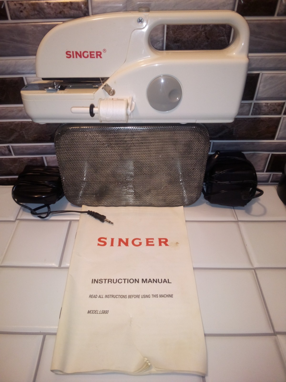 Singer LS800 Portable Sewing Machine Foot Pedal, Adapter &Manual TESTED!