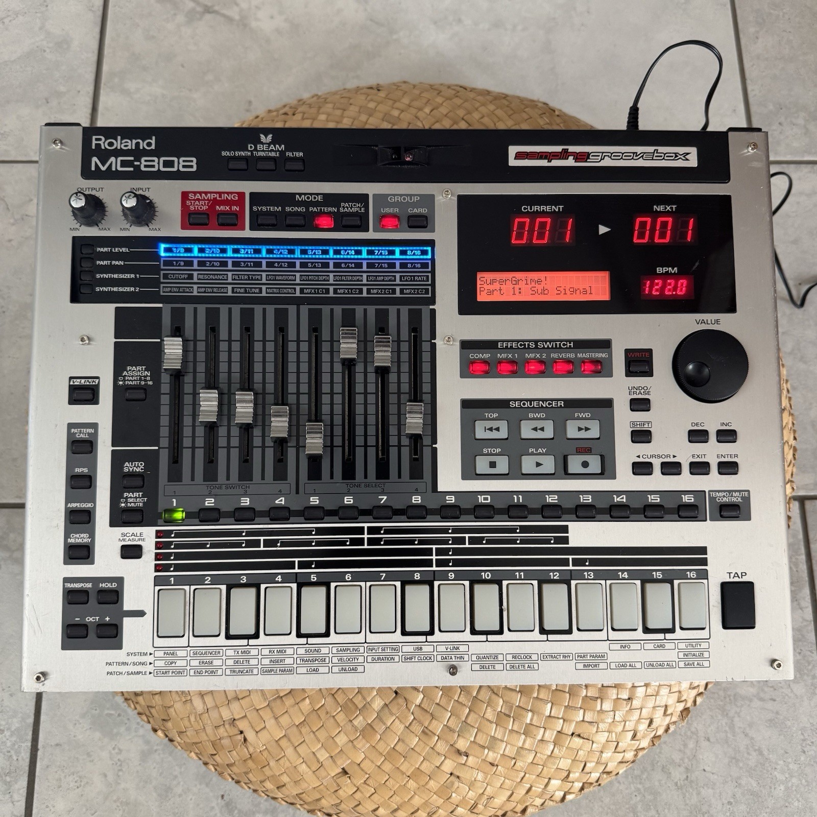 Roland MC-808 Sampling Groovebox Drum Machine Sampler Sequencer Tested Works