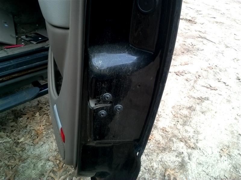 Passenger Right Front Door Latch Fits 03 Suburban 1500 158890