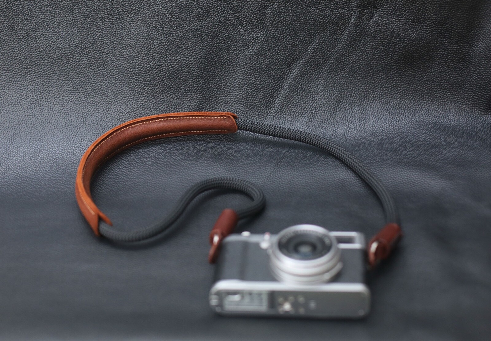 Shoulder pad black rope depressurize camera neck strap