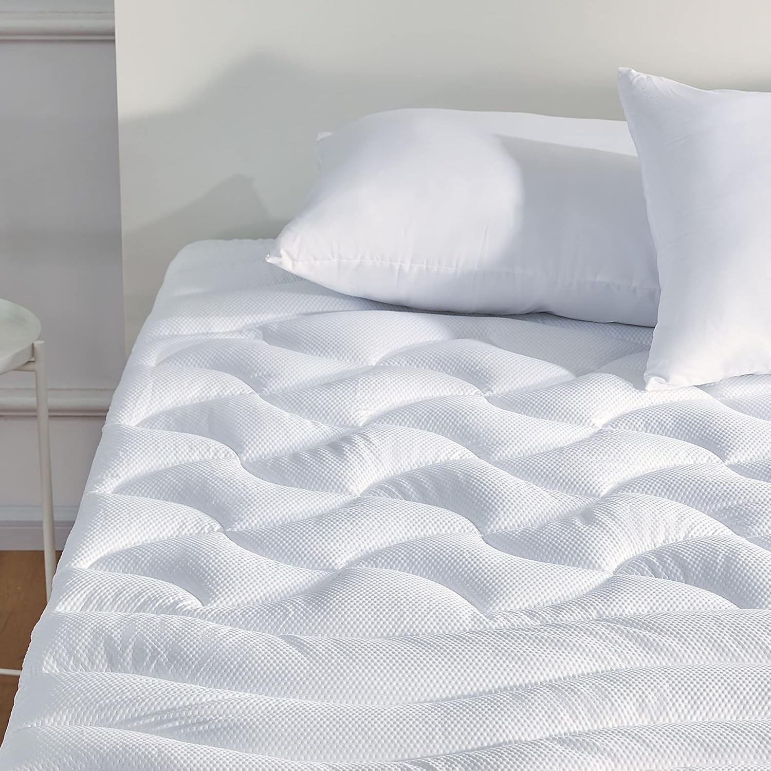 SLEEP ZONE Cooling Queen Mattress Topper, Premium Zoned Cool Queen, White